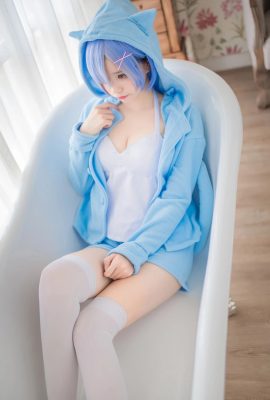 Cô gái Ono w – Rem Blue Elf (22P)