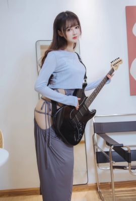 Cosplay chị gái guitar Hanyu Migui