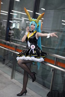 Hatsune Miku @元子Lyanz (Nhiếp ảnh: @卡菲Cafelia) (Kugou Mushroom·Firefly Animation Music Carnival) (9P)