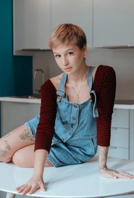 (Suicide Girls) Alyasuicide Nhà Xanh