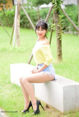 (Loạt ảnh chân đẹp của người mẫu Hàn Quốc) Người mẫu chân dài Kimune quần short denim, giày cao gót và đôi chân đẹp (50P)