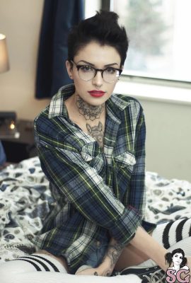 (Suicide Girls)19/03/2015 – Leighraven Talk Nerdy to Me(50P)