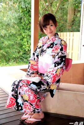 (Miko Suzuha) Trong phòng tắm chung, anh tìm thấy một người phụ nữ xinh đẹp mặc yukata, người ngay lập tức thỏa mãn nhu cầu của anh và bôi kem cho anh trước sự cám dỗ của anh (70P)