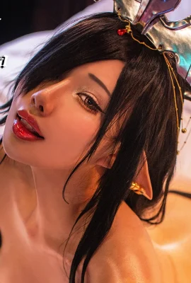 Rainami HaneAme Quái vật đen Vị thánh cao quý được nhuộm màu trắng Cosplay Olga