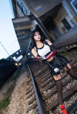 (coser sang trọng) Tifa