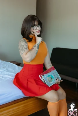 (Suicide Girls)11/11/2024 – Foxyy – Velma vụng về(48P)