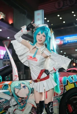 Đua xe Hatsune Miku