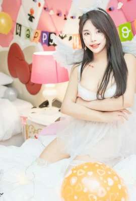 SAINT Photolife – Zzyuri – Vol.16 Halloween hồng (58P)