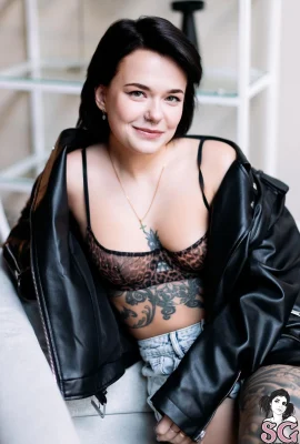 (Cô gái tự sát) 15 tháng 4 năm 2025 – Lilithqueen – Rock Chick (60p)