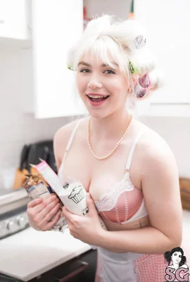 (Cô gái tự sát) 27 tháng 4 năm 2025 – Maiseymonroe – Baked (60p)