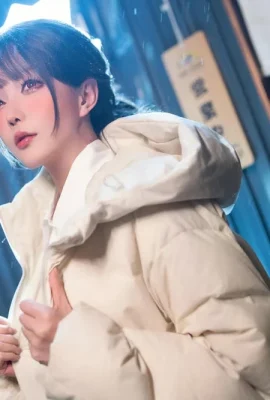 Cô Coser: Người mới đến miễn cưỡng khi say rượu có một bộ đồ lót gợi cảm màu đen gợi cảm với vớ màu đen để thể hiện hình dáng hoàn hảo và cám dỗ của mình …