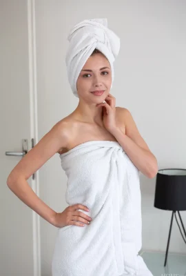 Mila Azul – đầu giường (104p)